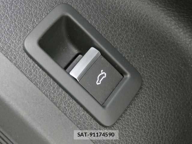Audi SQ5 2021-11 8206428-28