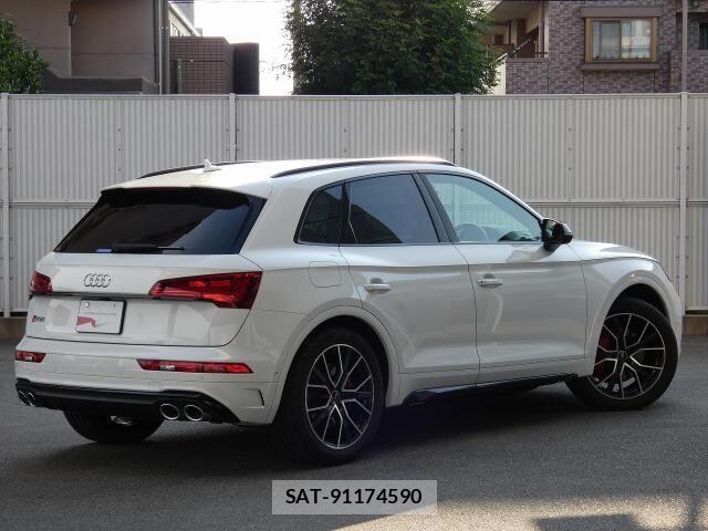 Audi SQ5 2021-11 8206428-6