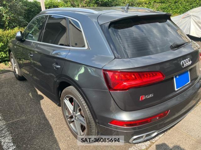Audi SQ5 2017-12 8228976-9