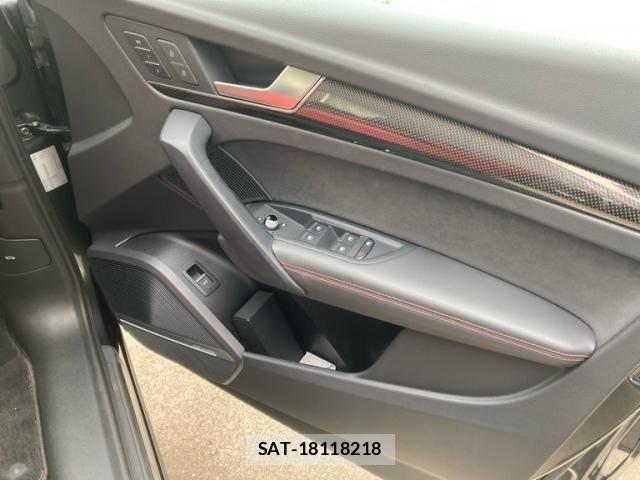 Audi SQ5 2022-01 8878763-9