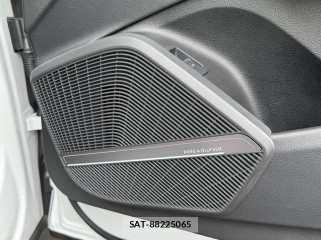 Audi SQ5 2023-05 7960581-12