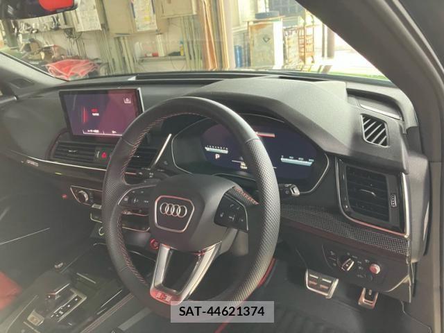 Audi SQ5 2022-09 8740673-12