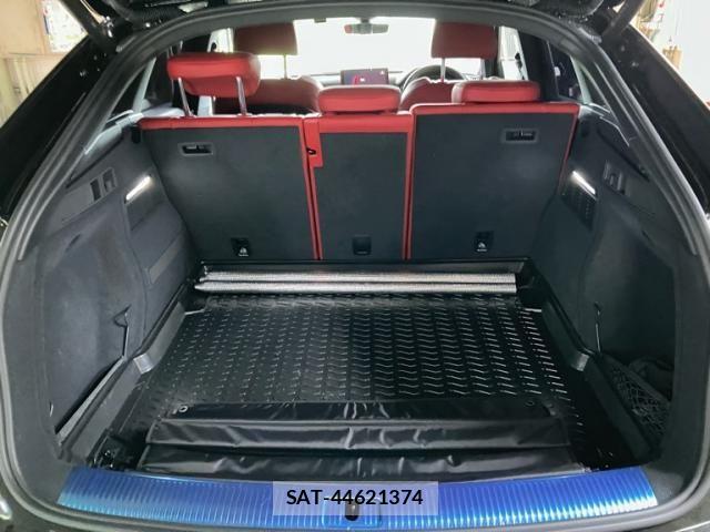 Audi SQ5 2022-09 8740673-25