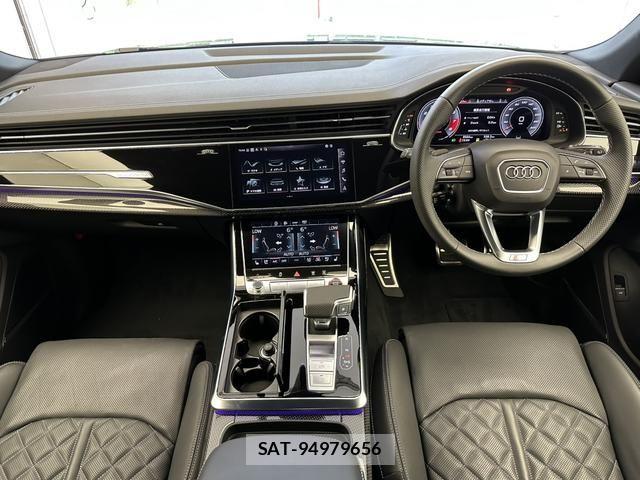 Audi Q8 2023-10 7875378-10