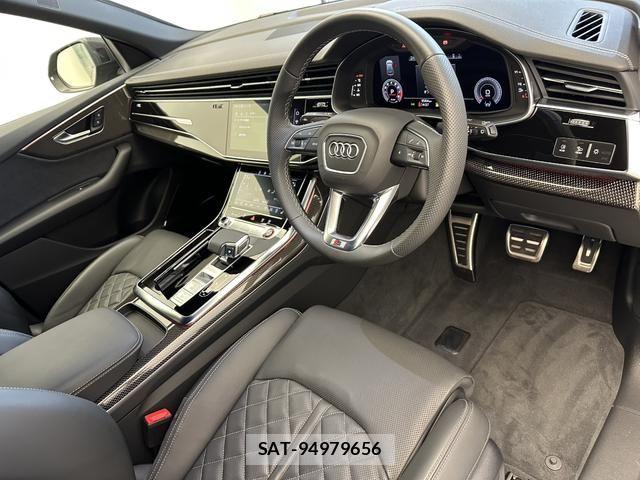 Audi Q8 2023-10 7875378-1