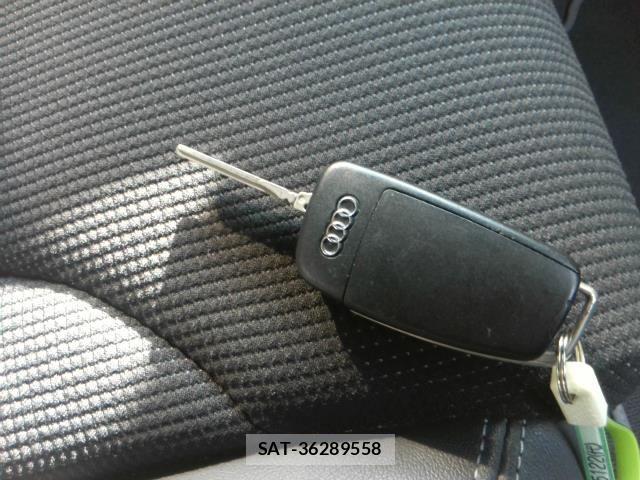 Audi TT 2011-11 1361676-7