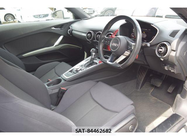 Audi TT 2017-02 4930230-11