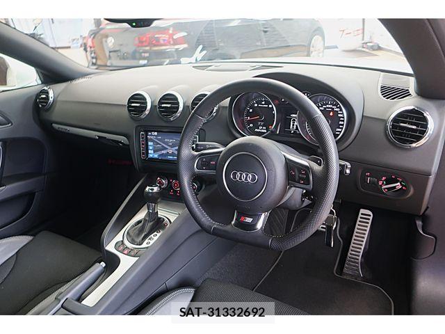 Audi TT 2013-04 6670381-15