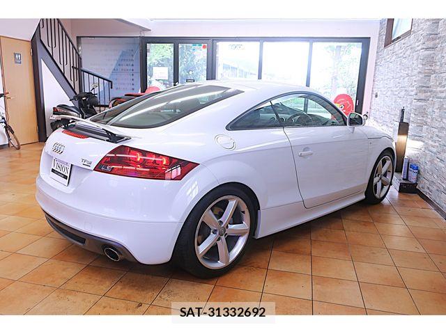 Audi TT 2013-04 6670381-6