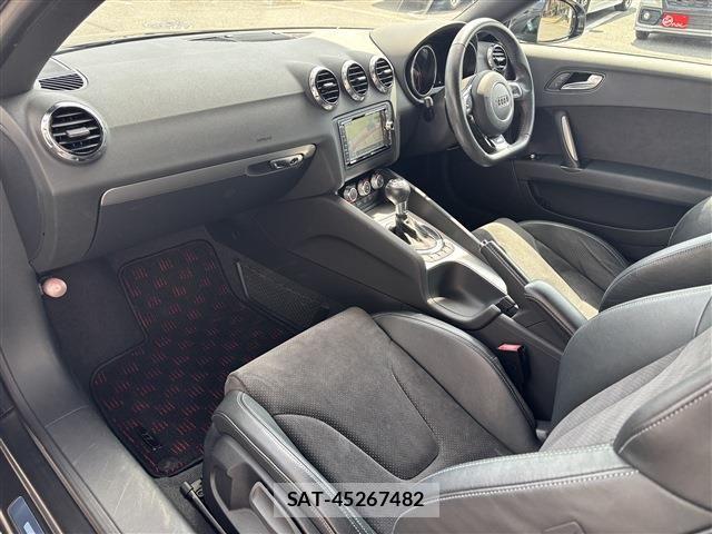Audi TT 2014-06 7215070-15