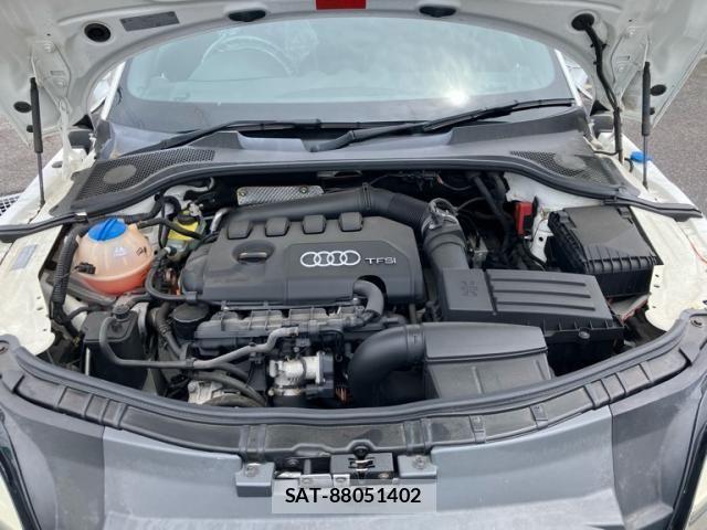 Audi TT 2009-12 7721051-11