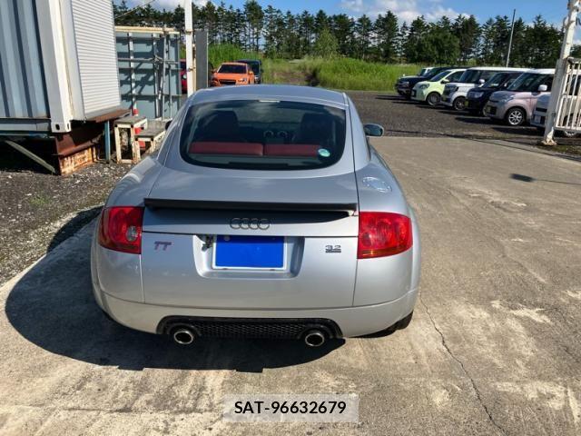 Audi TT 2004-10 8072928-9