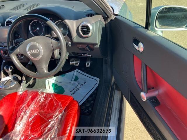 Audi TT 2004-10 8072928-13