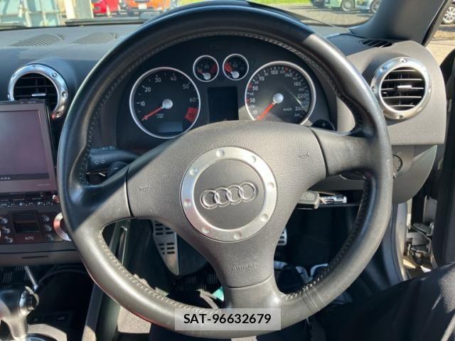 Audi TT 2004-10 8072928-17