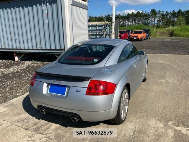 Audi TT 2004-10 8072928-6