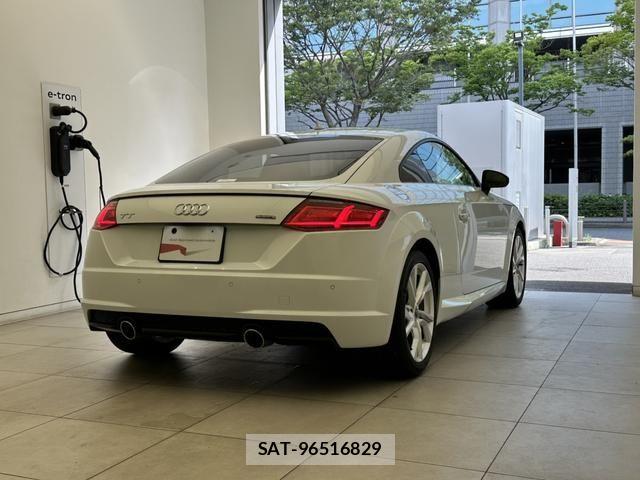 Audi TT 2022-02 8206436-2