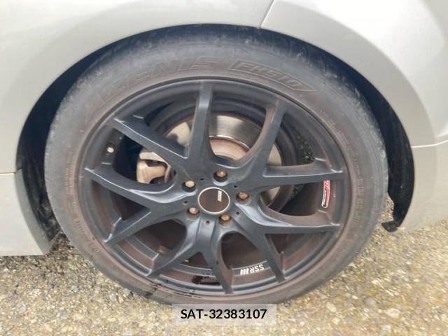 Audi TT 2011-12 8228978-9