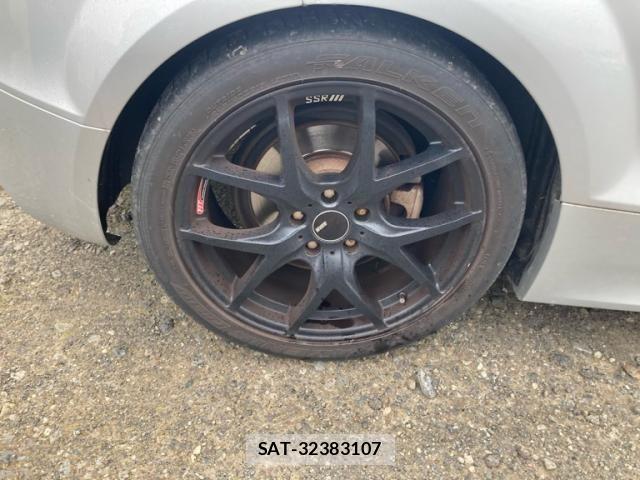 Audi TT 2011-12 8228978-11