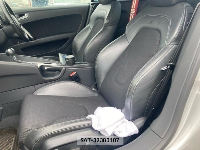 Audi TT 2011-12 8228978-14