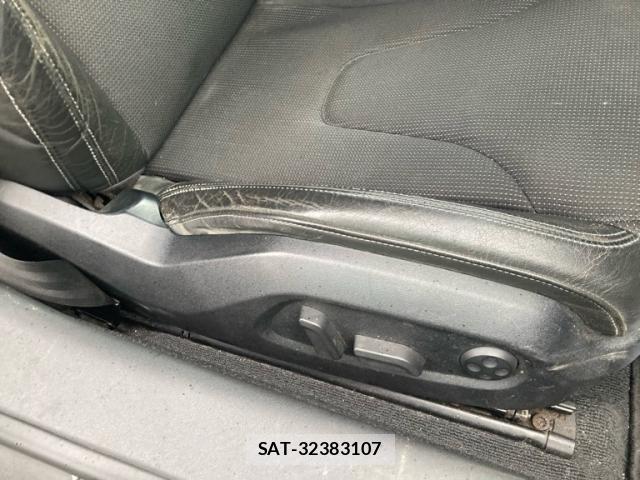 Audi TT 2011-12 8228978-18