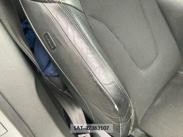 Audi TT 2011-12 8228978-19
