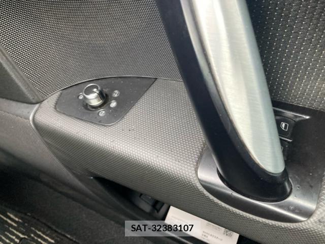 Audi TT 2011-12 8228978-22