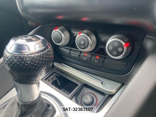 Audi TT 2011-12 8228978-25
