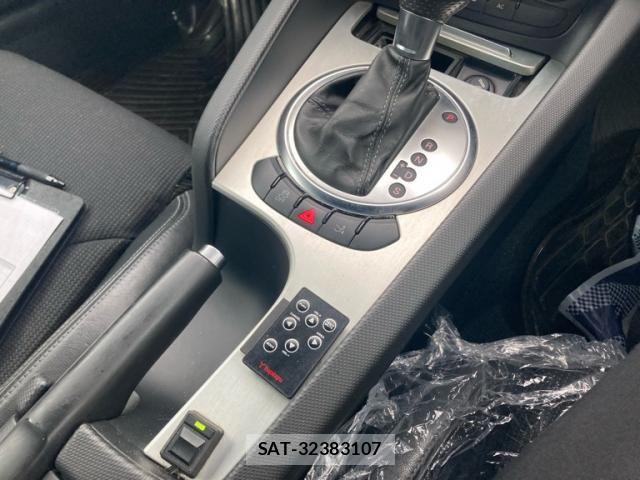 Audi TT 2011-12 8228978-26