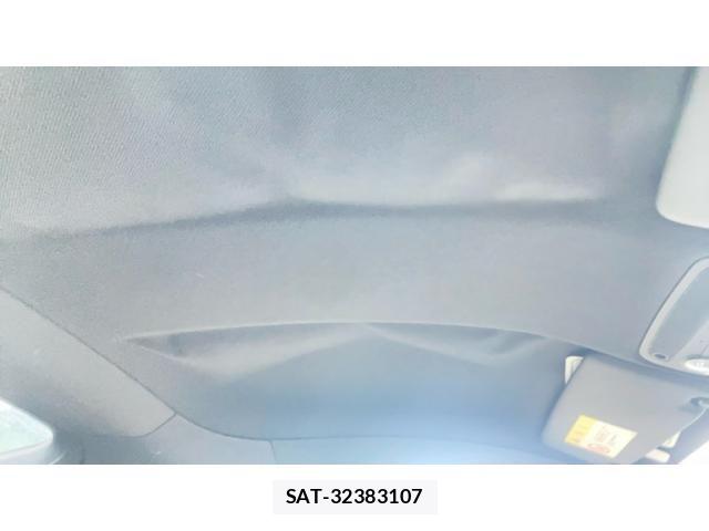 Audi TT 2011-12 8228978-28