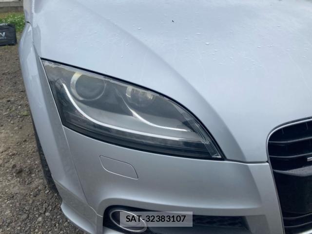 Audi TT 2011-12 8228978-4