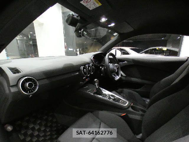Audi TT 2017-02 8411306-2