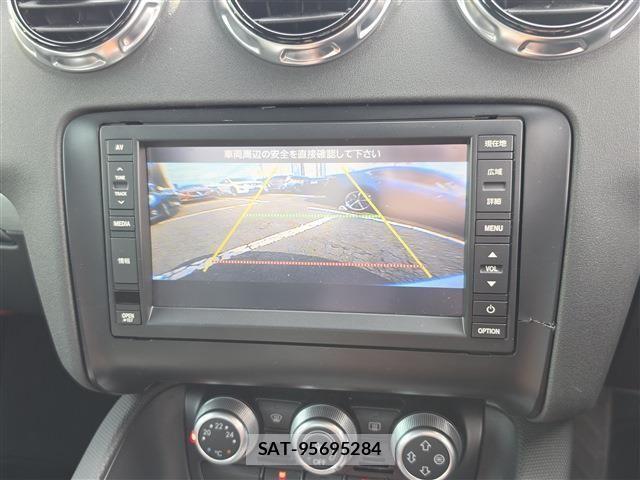 Audi TT 2011-07 8411309-9