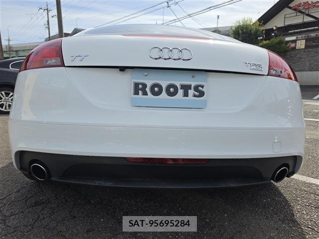 Audi TT 2011-07 8411309-17