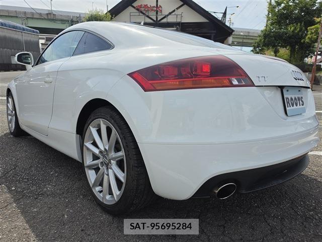 Audi TT 2011-07 8411309-18