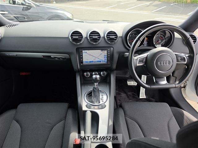 Audi TT 2011-07 8411309-3