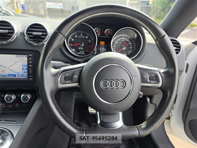 Audi TT 2011-07 8411309-4