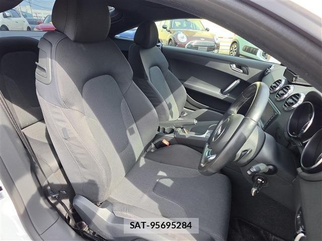 Audi TT 2011-07 8411309-6