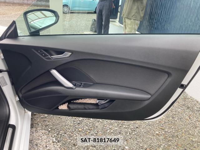 Audi TT 2017-10 8411307-11