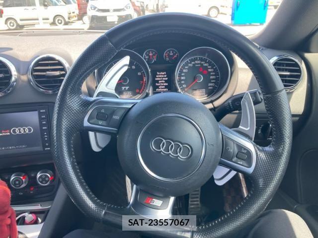 Audi TT 2010-10 8625885-9