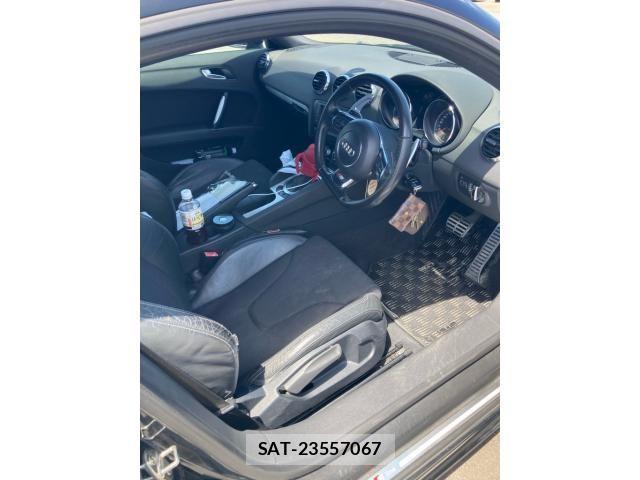 Audi TT 2010-10 8625885-6