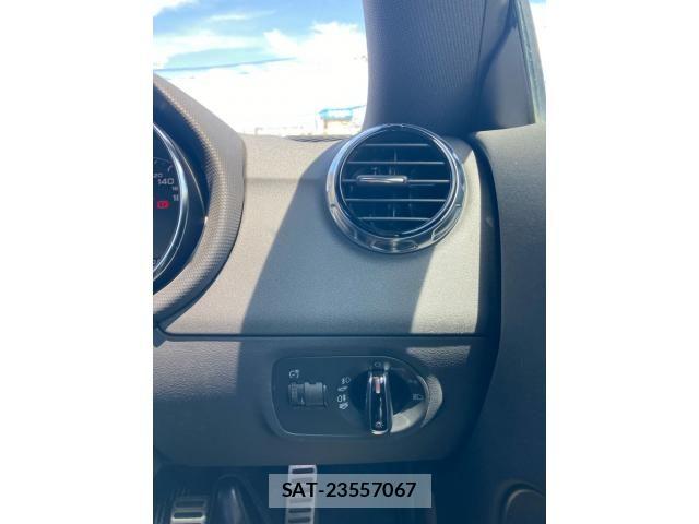 Audi TT 2010-10 8625885-8