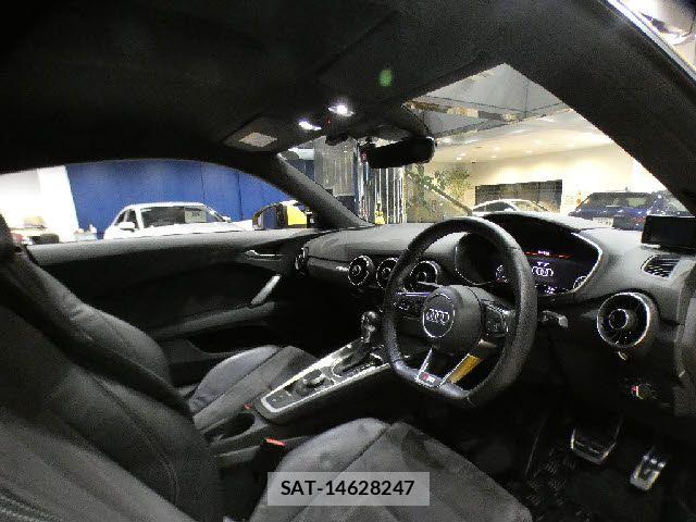 Audi TT 2016-06 8658101-11