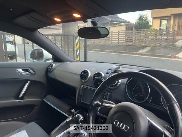 Audi TT 2006-10 8883328-11