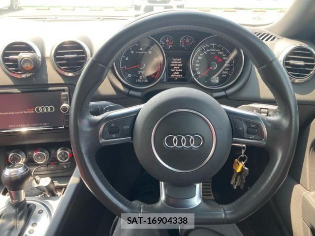 Audi TT ROADSTER 2013-06 8364852-13