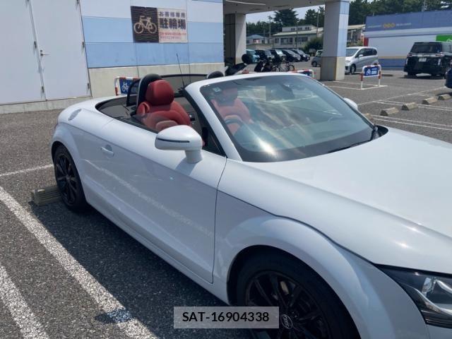 Audi TT ROADSTER 2013-06 8364852-22