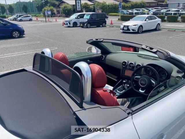 Audi TT ROADSTER 2013-06 8364852-23