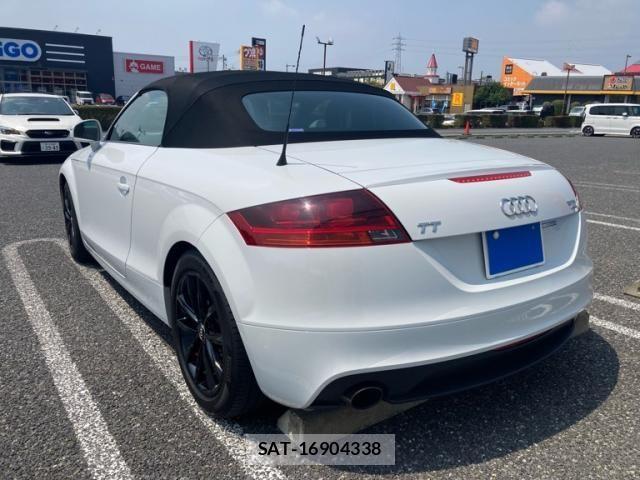 Audi TT ROADSTER 2013-06 8364852-5