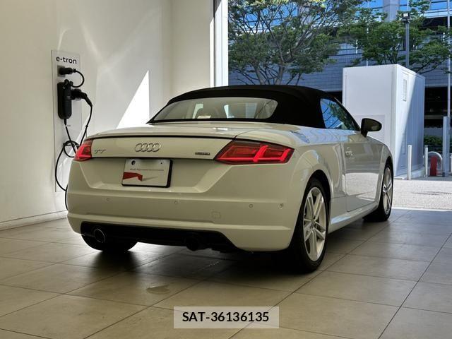 Audi TT ROADSTER 2016-09 8523655-2