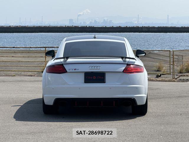 Audi TT 2017-05 4638122-23