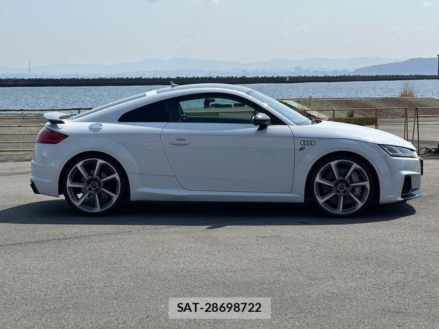 Audi TT 2017-05 4638122-24